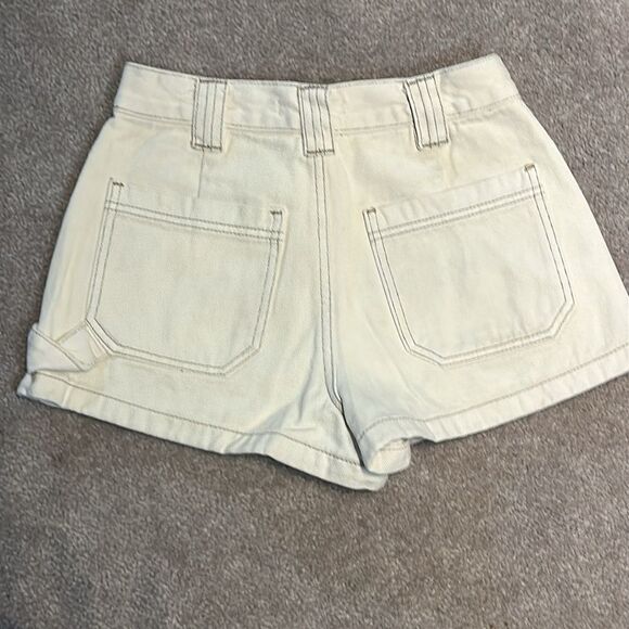 PacSun Women's Cream Cut Off Jean Shorts! - Picture 9 of 10